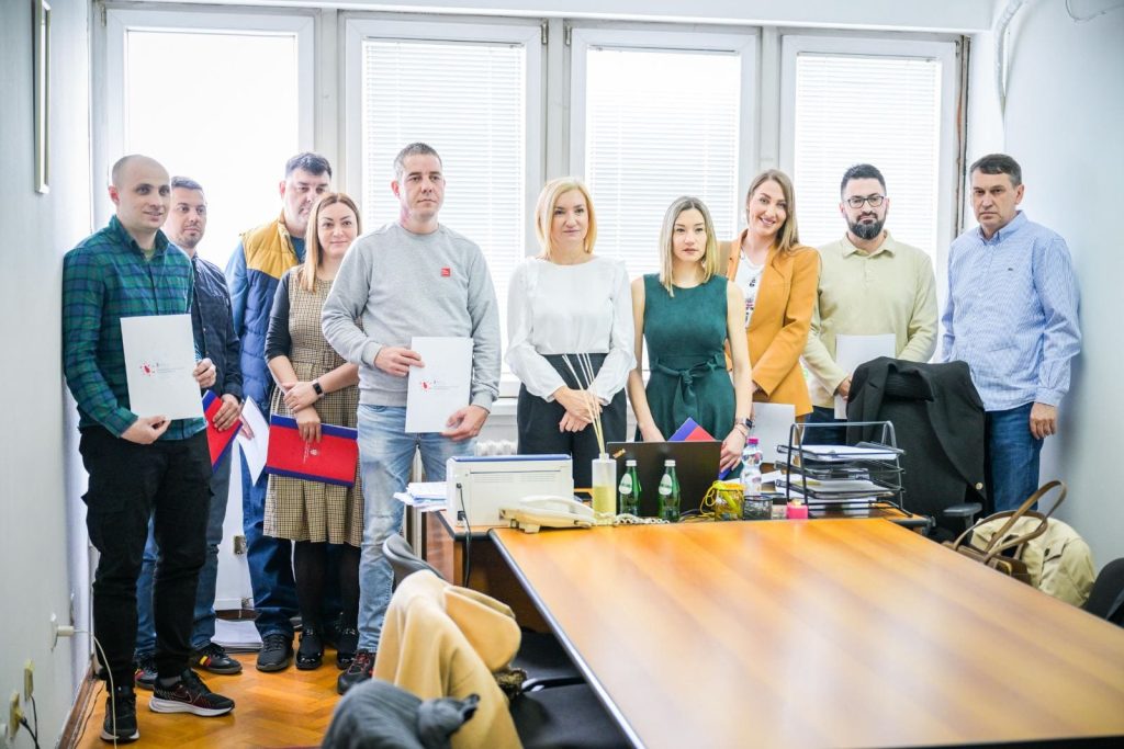 Наставља се повратак здравствених радника из иностранства