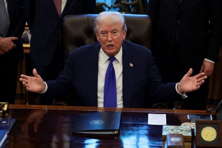 Шешељ: Трамп ради потпуно супротно од онога што је говорио