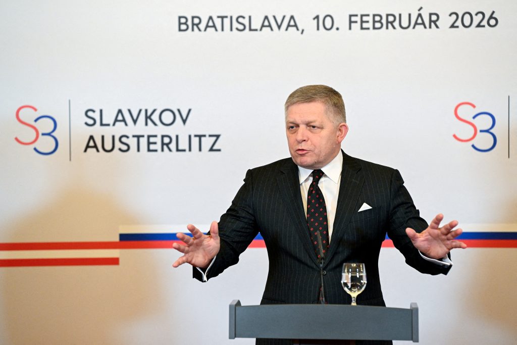 Фицо упозорио на огроман ризик од нове избегличке кризе