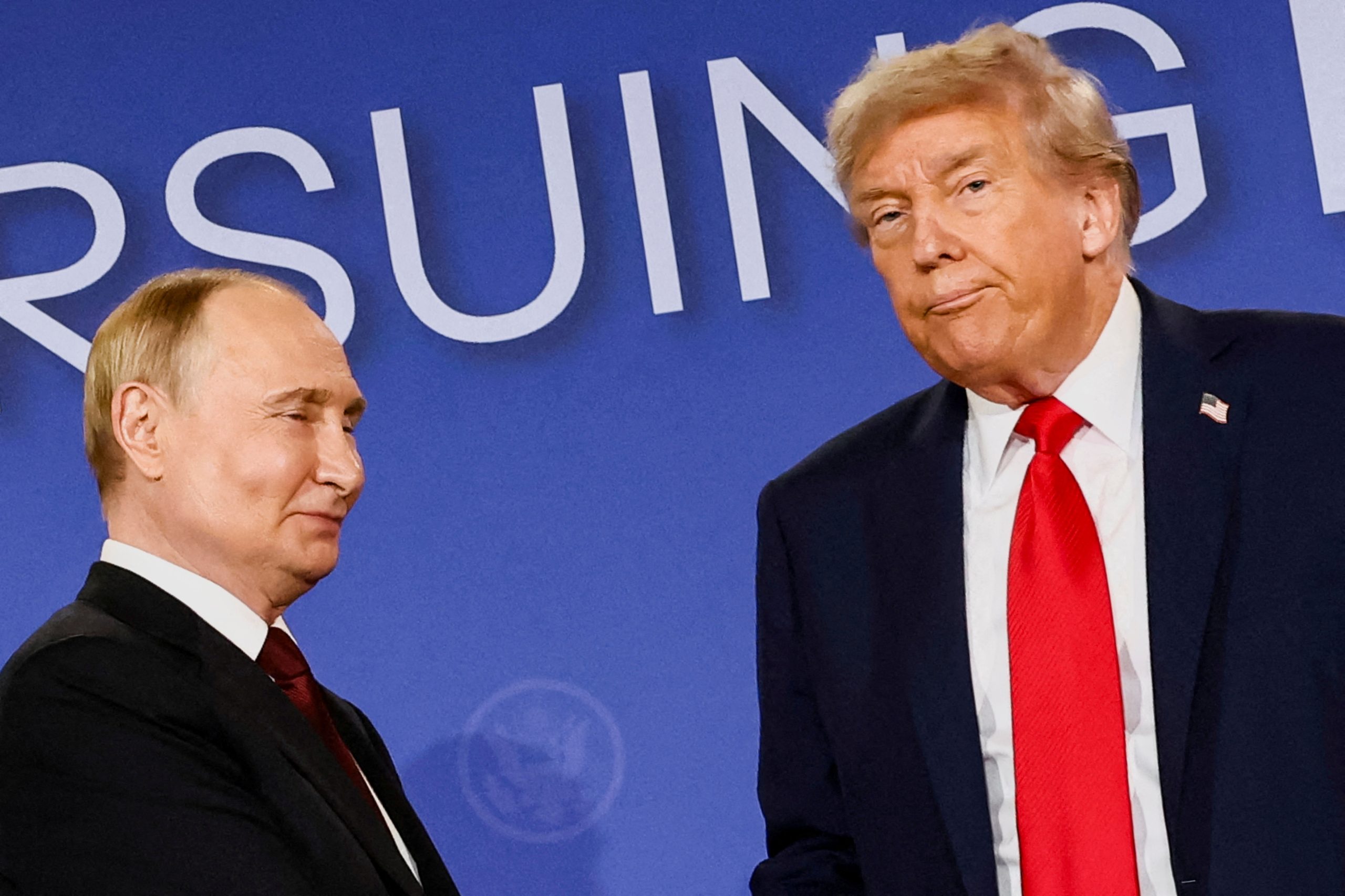 Трамп и Путин разговарали телефоном на америчку иницијативу
