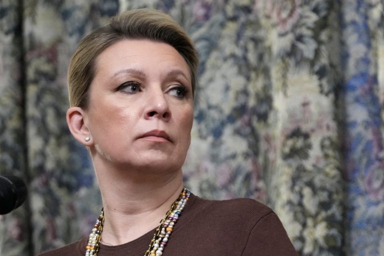 Захарова наговестила капитулацију Кијева