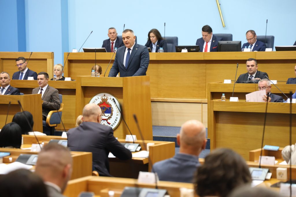 Изабрана нова Влада Српске: Саво Минић поново премијер