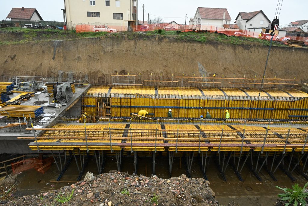 Вучић обишао градилиште Експа