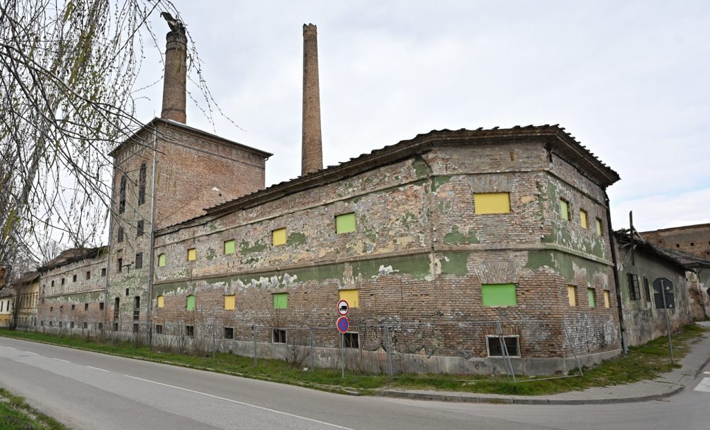 Прошлост која чека да јој врате будућност