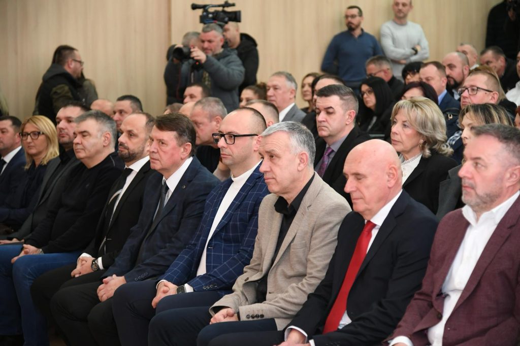 Симић: То је наставак прогона Срба са КиМ