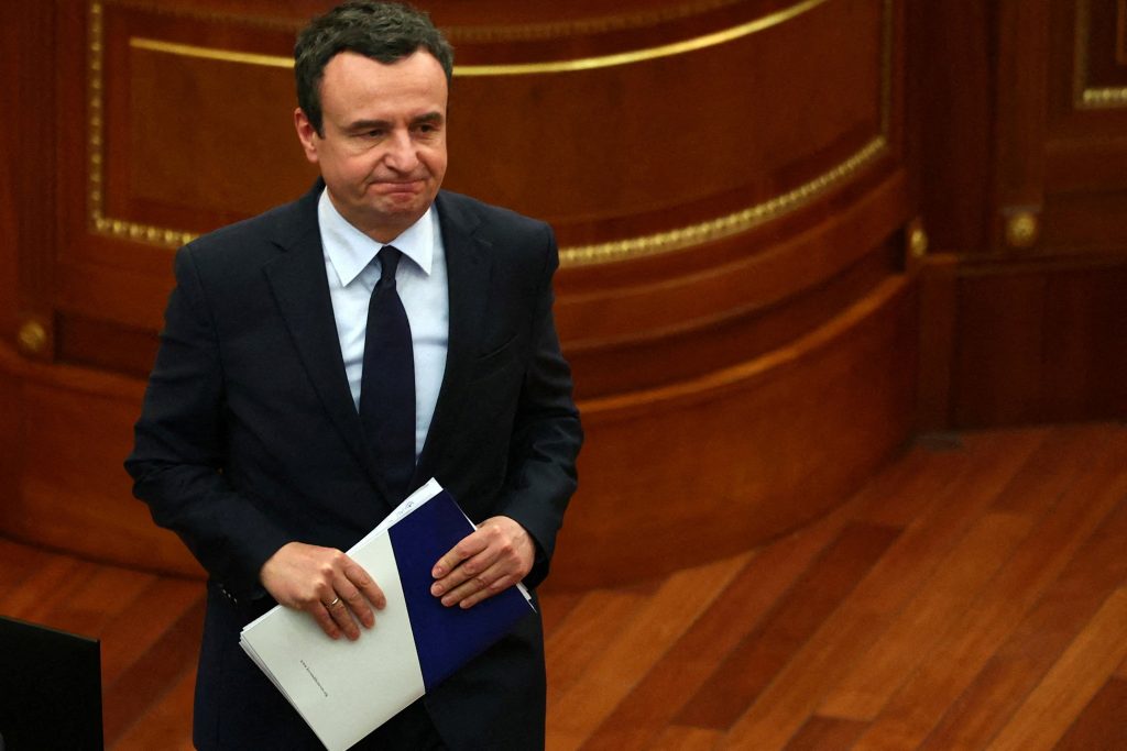 Курти иде код Макрона са два захтева