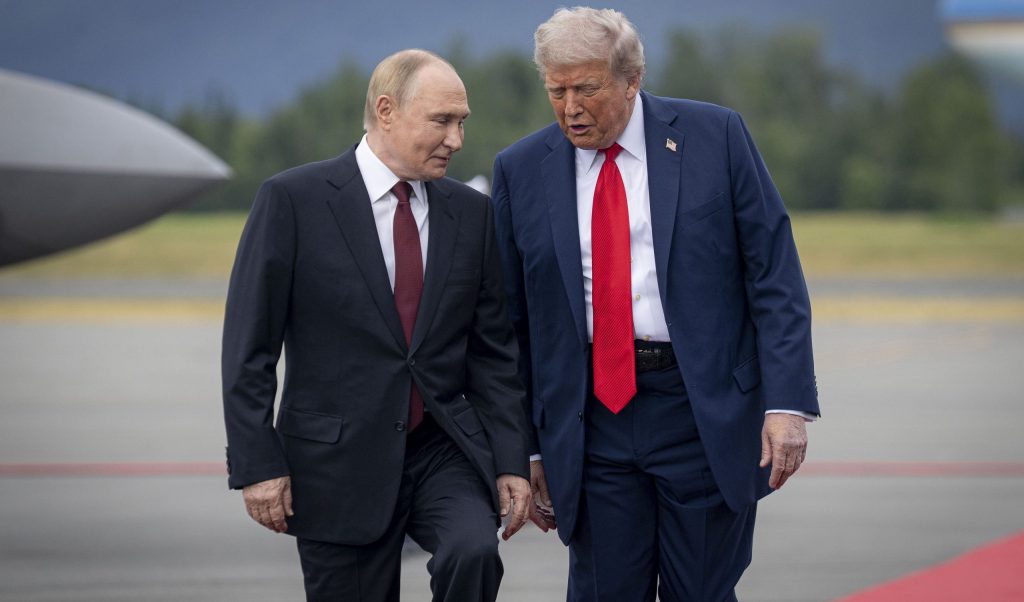 Лавров: Путин и Трамп разговарају како доликује