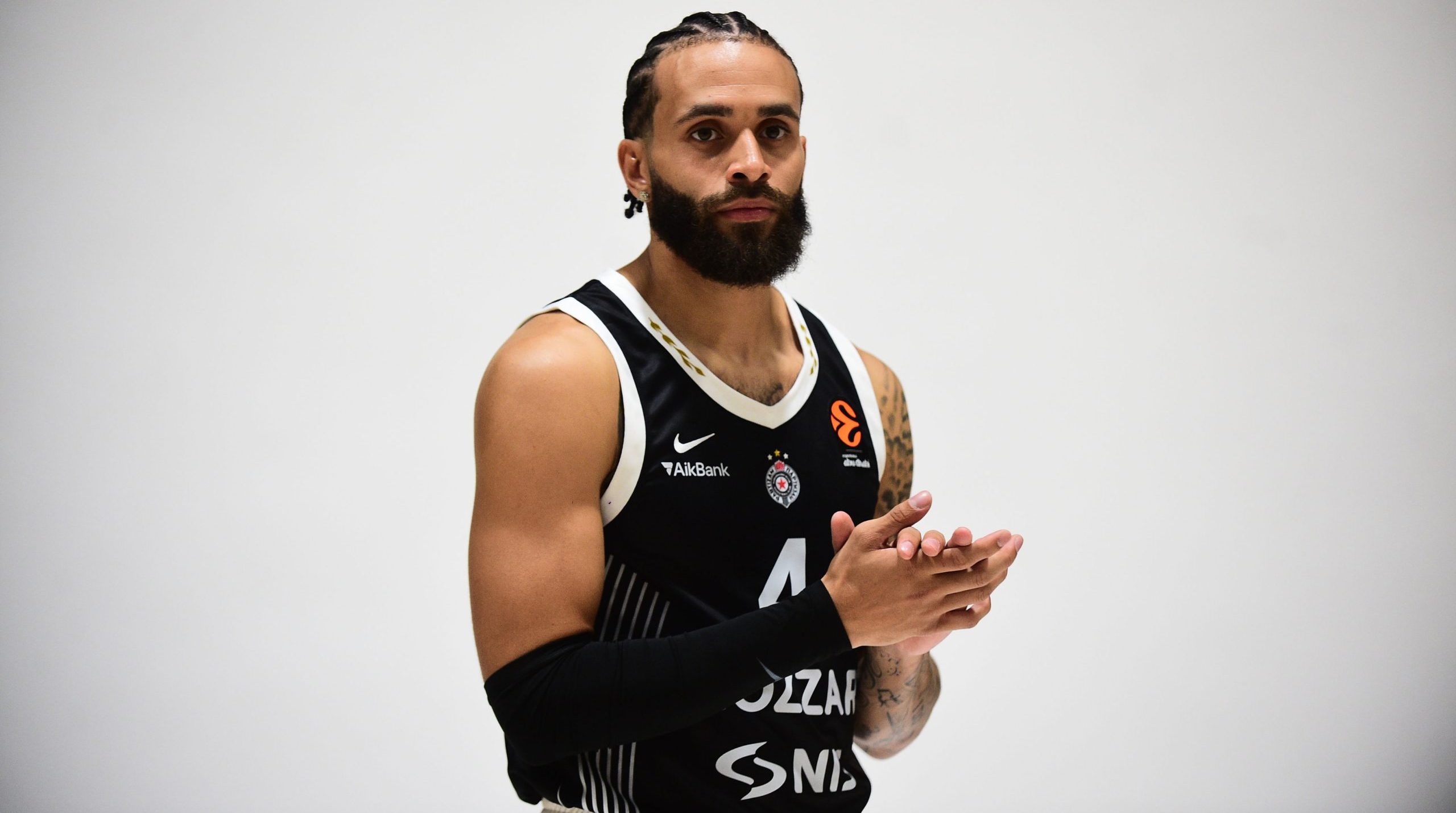 Партизан у проблему: Вашингтон мора на вишенедељну паузу