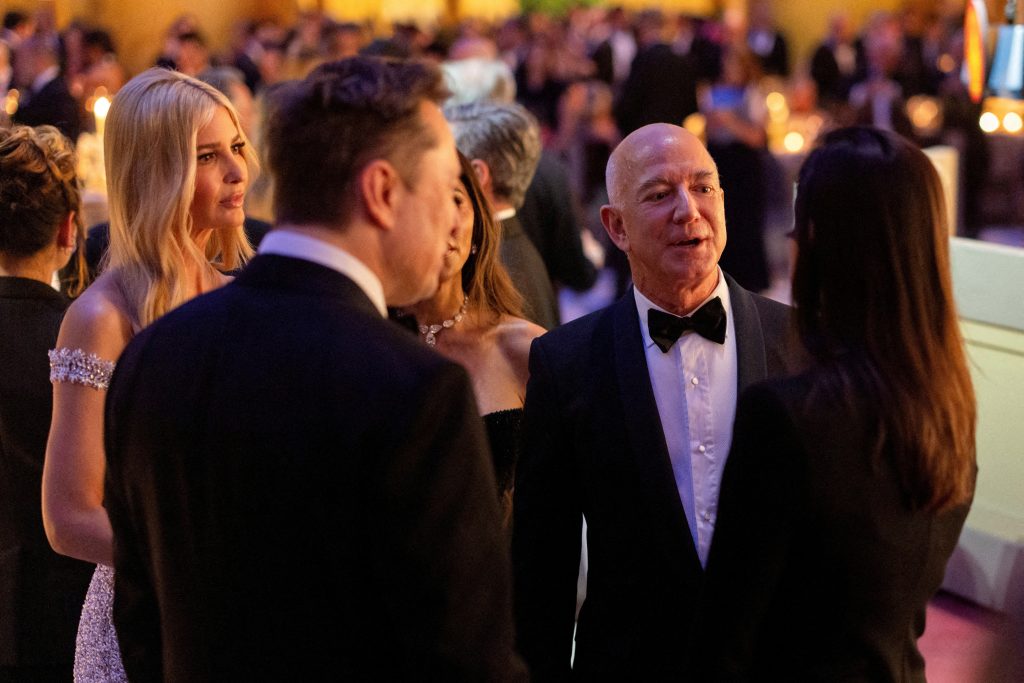 Безос спрема милијарде за АИ преузимања