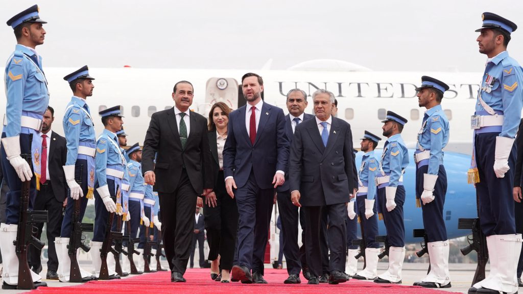 Придружио се Виткофу и Кушнеру: Венс слетео у Пакистан на разговоре са Ираном