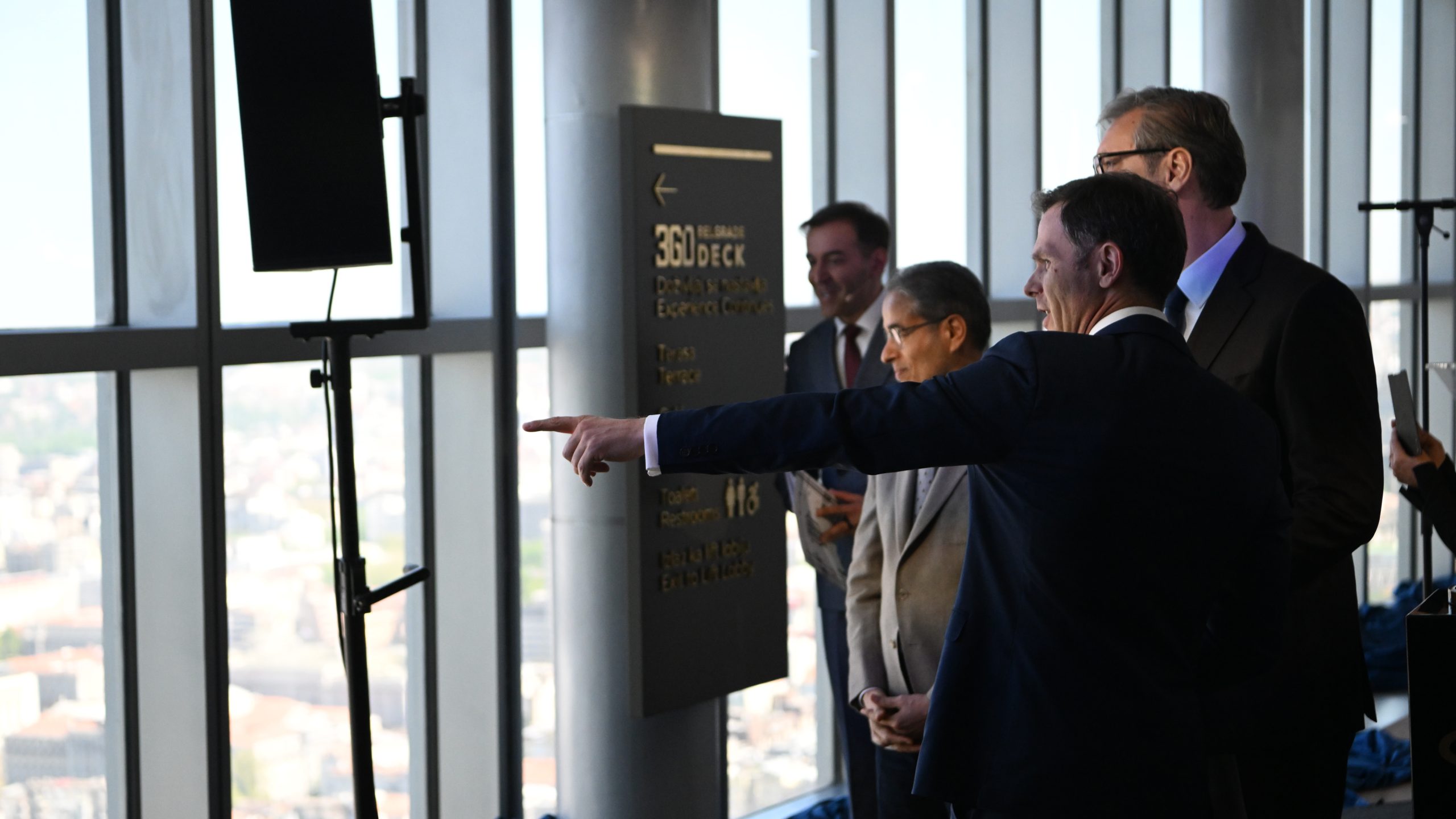 „Од ругла до круне наше престонице“: Вучић објавио снимак Куле Београд