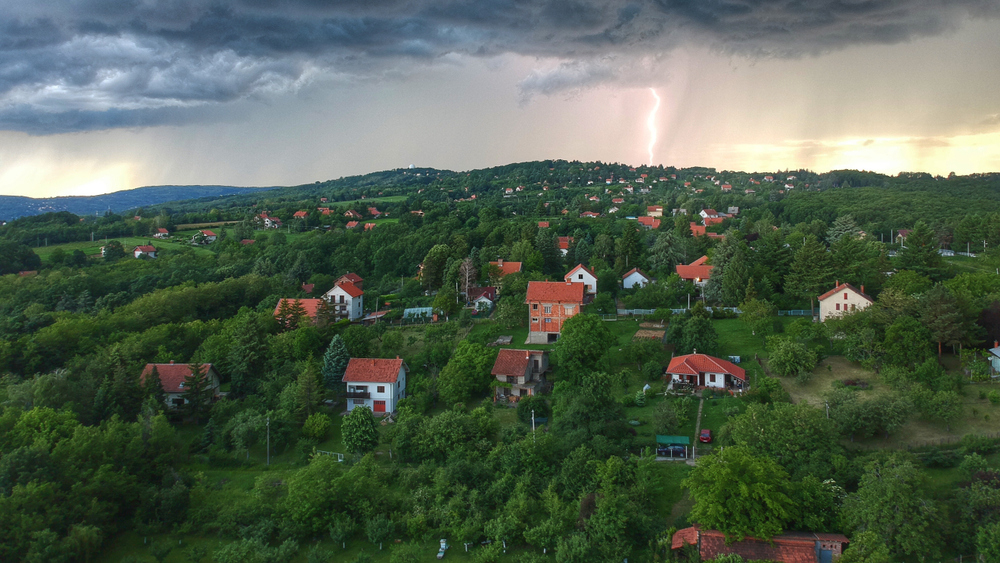 Велика штета на малињацима: Јако олујно невреме погодило околину Пријепоља