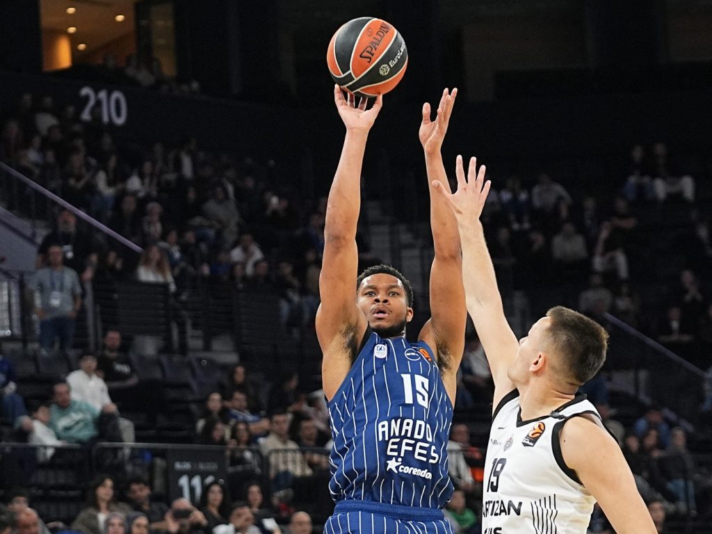 Ефес после продужетка прекинуо серију Партизана у Евролиги
