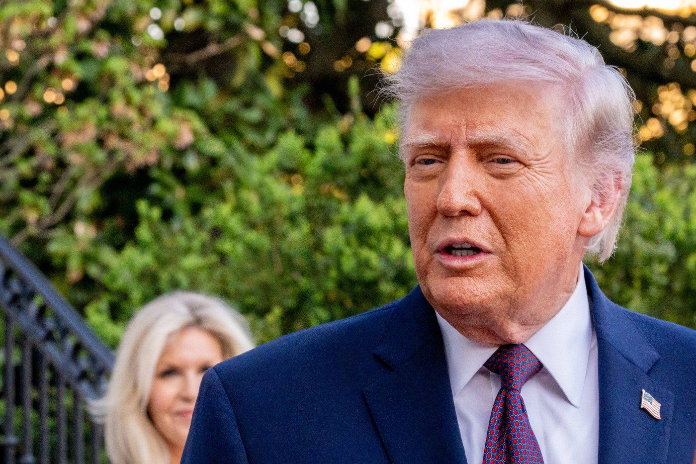 Трамп наручио доставу из Мекдоналдса, дао напојницу 100 долара