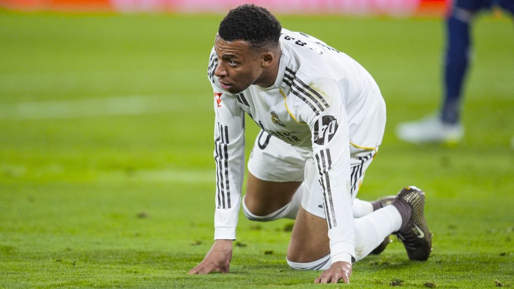 „Краљеви“ у проблему: Мбапе мора на паузу због повреде