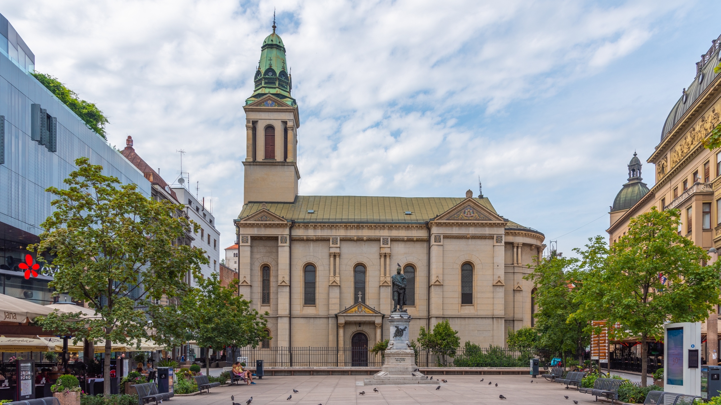 На удару православна црква у Загребу: Вандализам над Саборним храмом Преображења Господњег