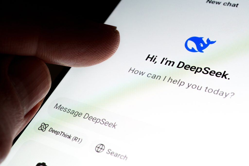 Кина се окреће сама себи: DeepSeek V4 модел ће радити на домаћим чиповима