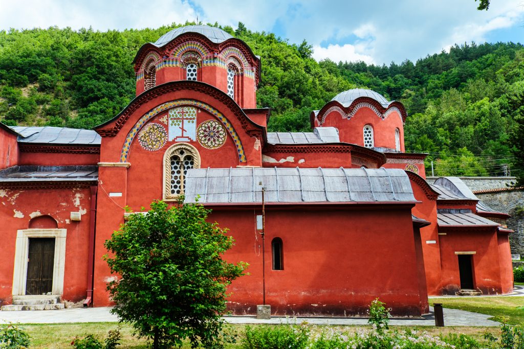 На делу фалсификовање историјског идентитета Пећке патријаршије