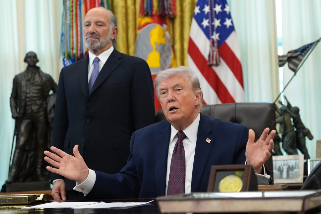 Трамп: Иран затражио прекид ватре