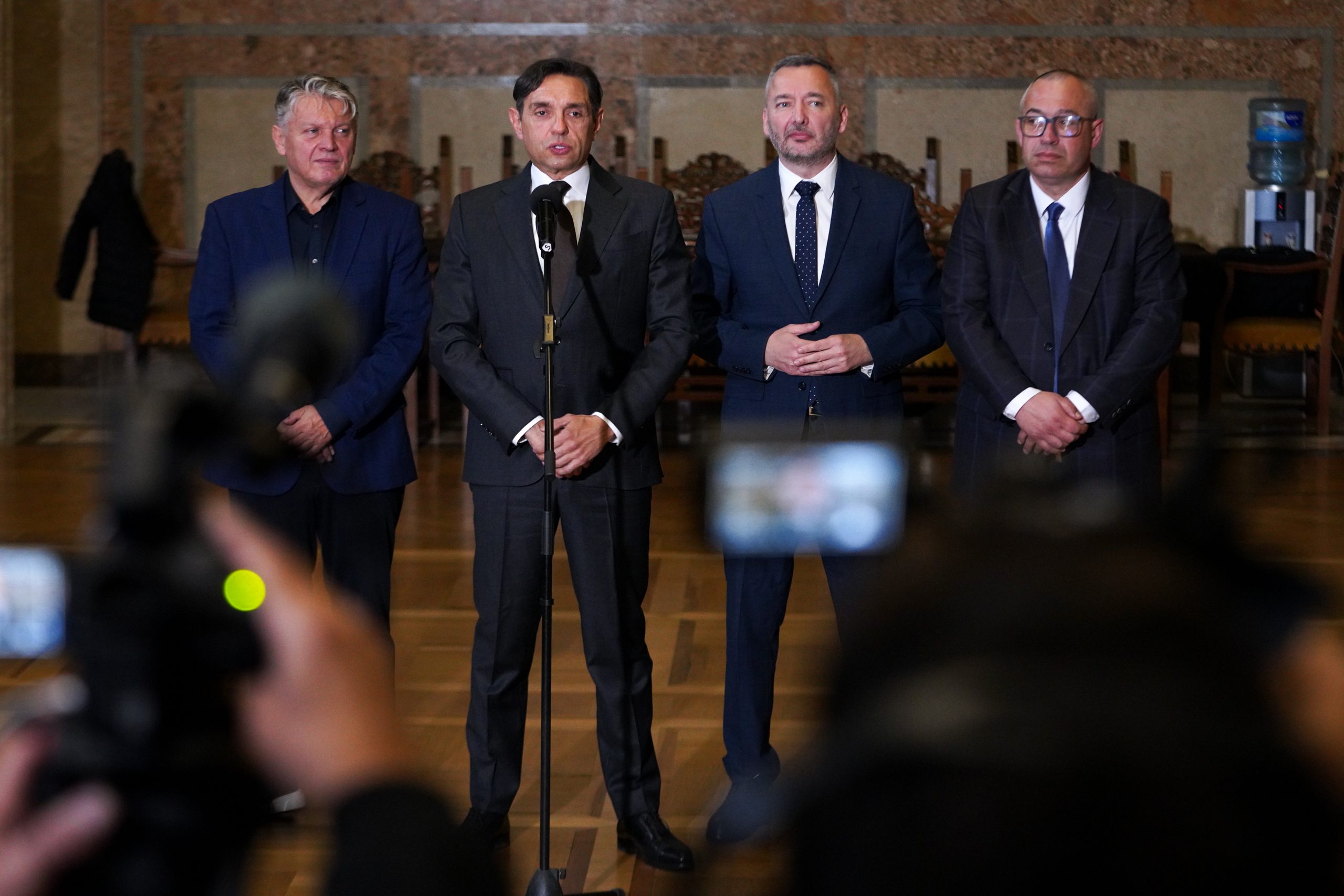 Вулин: Став ПС да није време за расписивање избора, неопходна реконструкција Владе