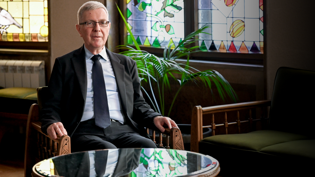 Вештачка интелигенција између напретка и контроле