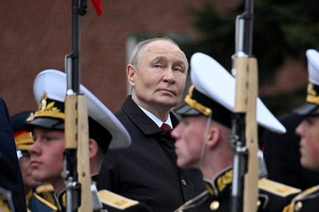 Владимир Путин код зидина Кремља