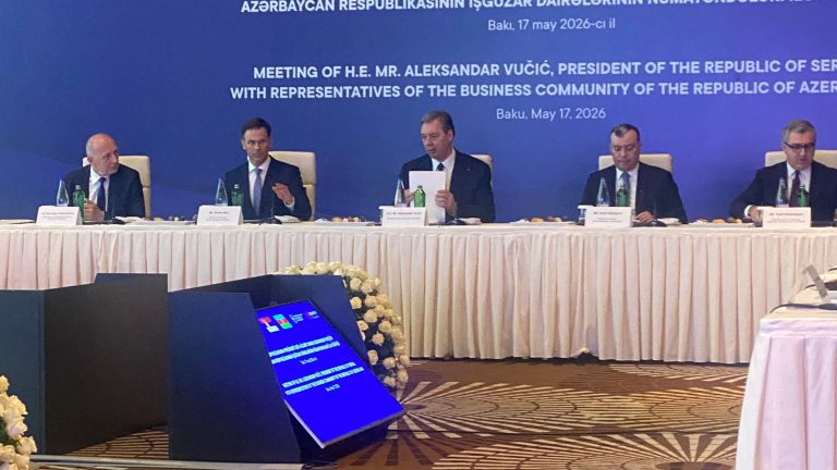Састанак Вучића са представницима највећих компанија Азербејџана: Циљ нам је пет пута већа размена