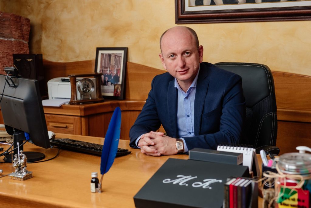 Лидер Демократске народне партије Црне Горе у седишту странке