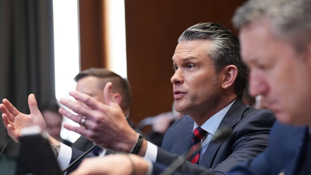 Хегсет: Ормуски мореуз блокиран, ништа не пролази без наше дозволе