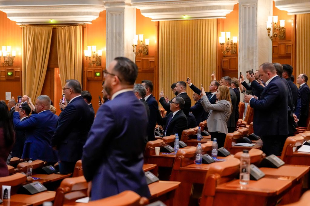 Пала Влада Румуније: Парламент изгласао неповерење