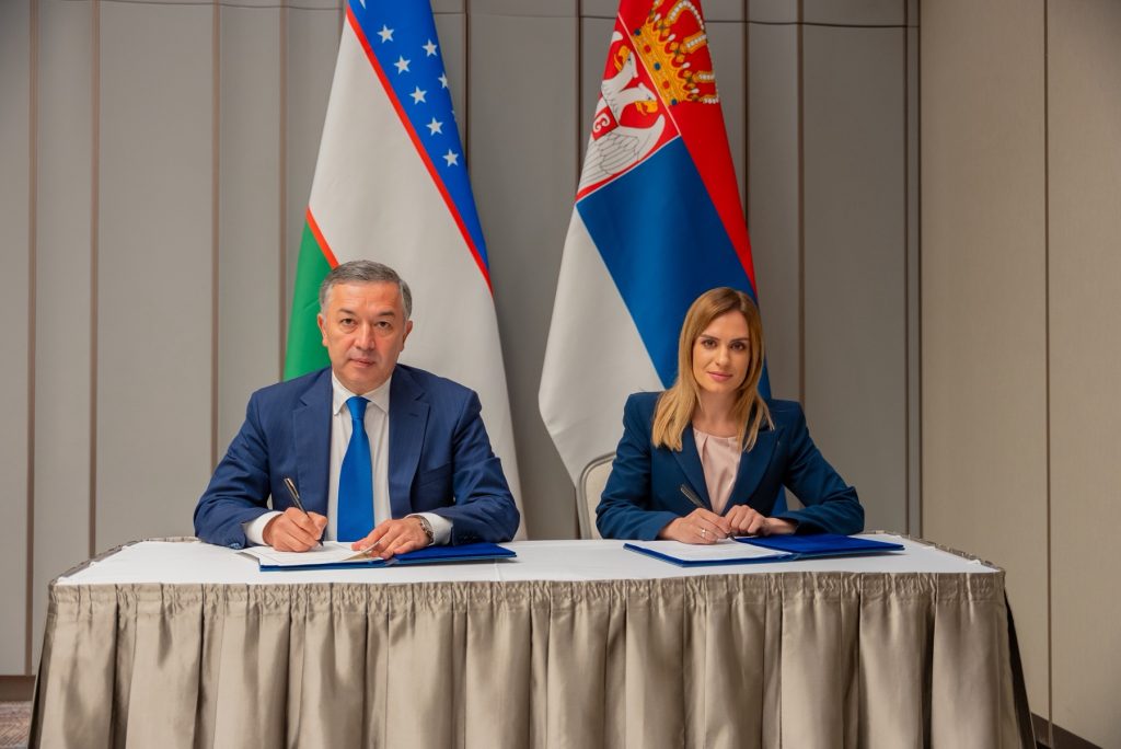 Министарка за рад, запошљавање, борачка и социјална питања Милица Ðурђевић Стаменковски и директор Агенције за миграције Републике Узбекистан Бекзод Мусајев потписали су данас у Ташкенту Заједничку декларацију о намерама којом су званично започети преговори о закључивању Споразума о радној мобилности између Републике Србије и Републике Узбекистан