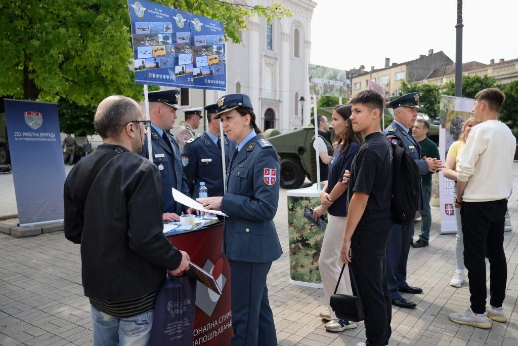 Сајам професионалне оријентације и запошљавања Војске Србије одржан у Смедереву