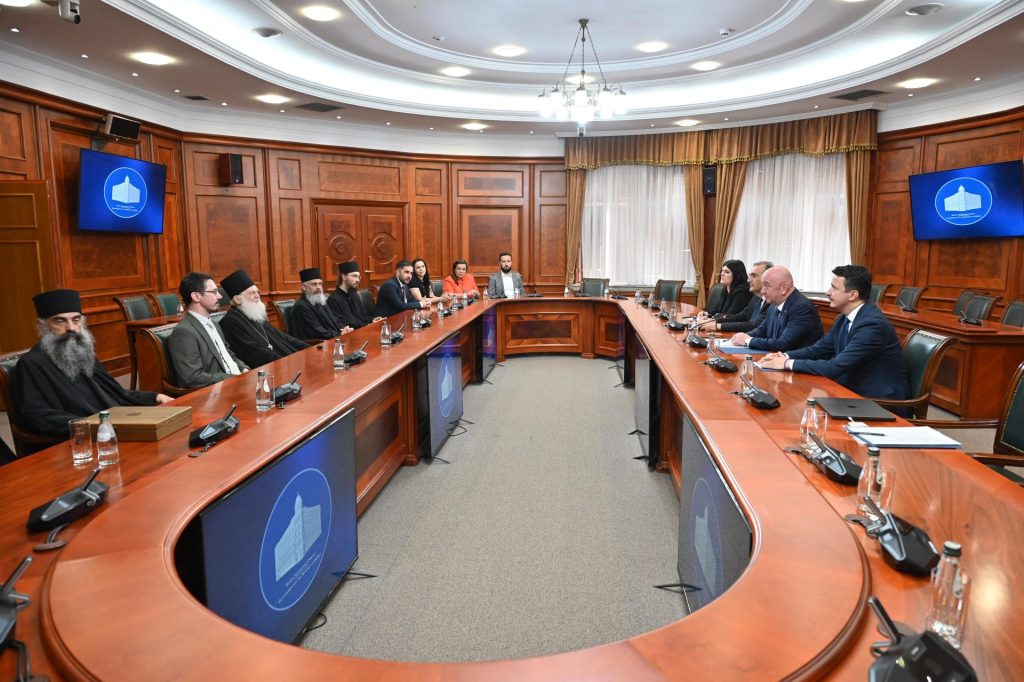 Сусрет делегација Србије и представника Манастира Ватопед