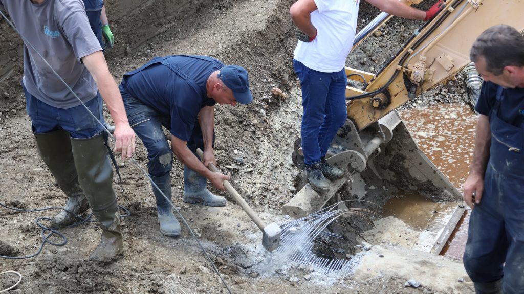 Радници врше санацију водосистема Рзав