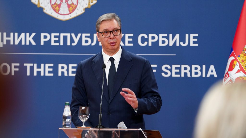Александар Вучић одговара на питања новинара