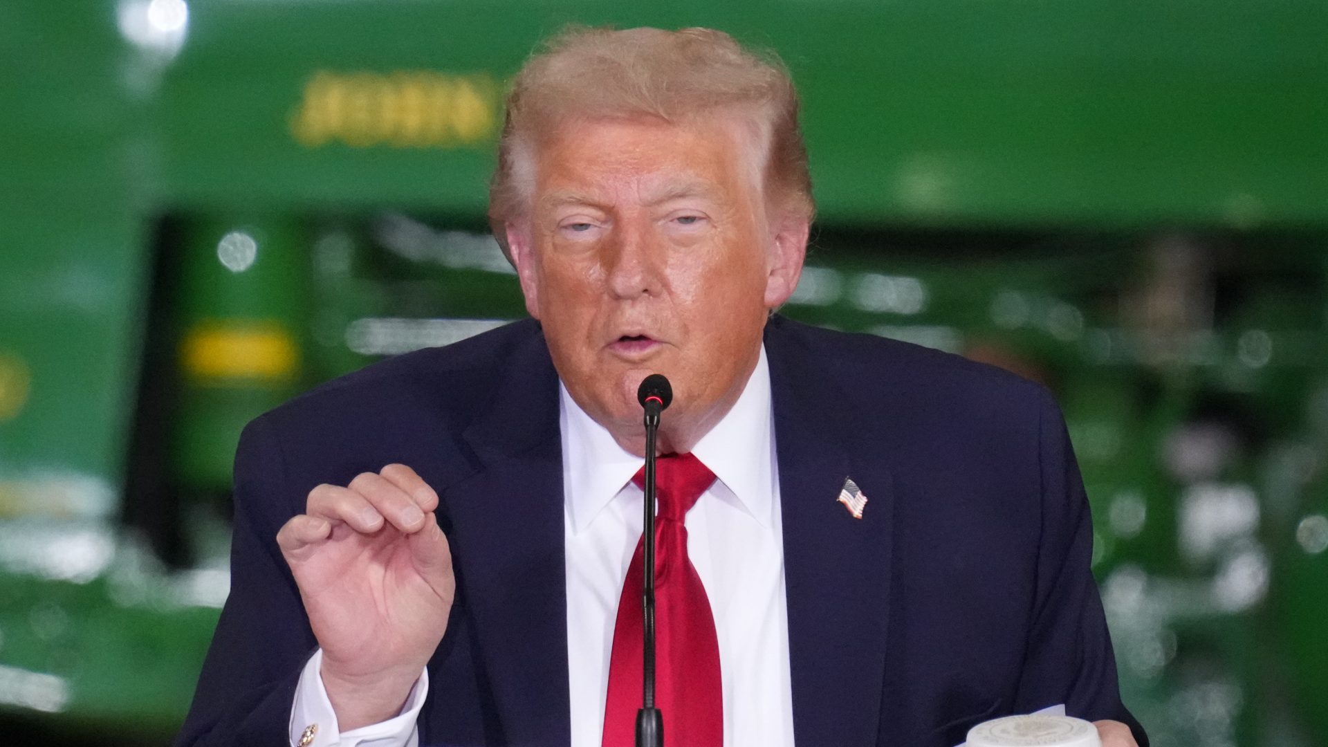 Трамп одбацује повлачење војске: Посао у Ирану још није готов