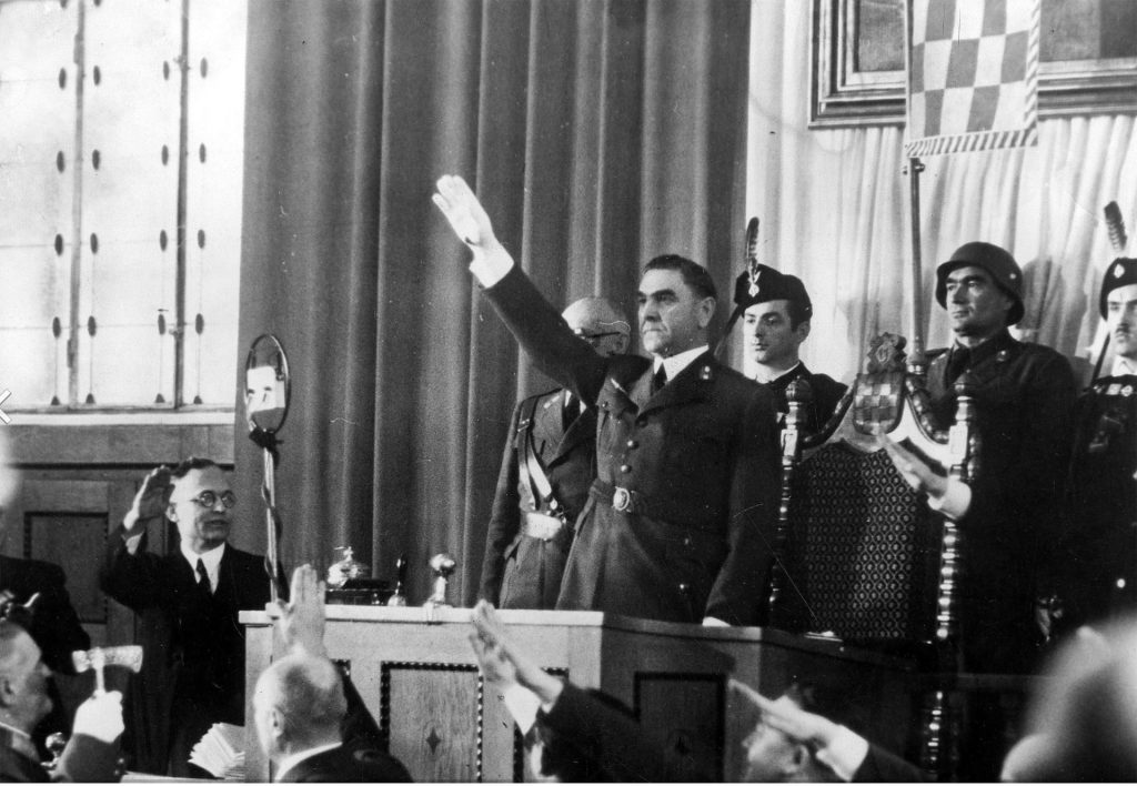 Усташа Анте Павелић салутира нацистичким поздравом у Хрватском сабору 1943. године