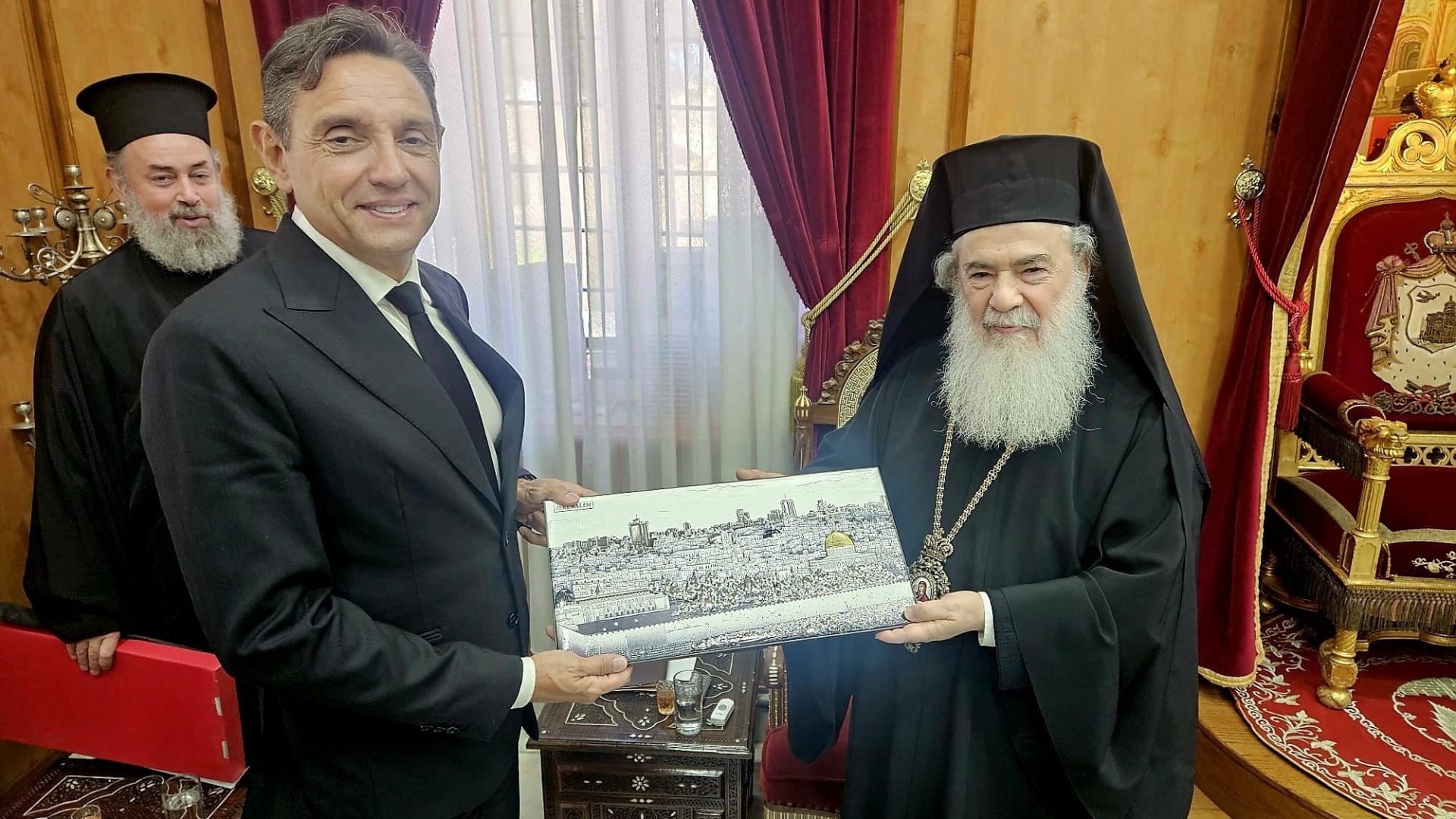 Александар Вулин, патријарх јерусалимски Теофил III током састанка