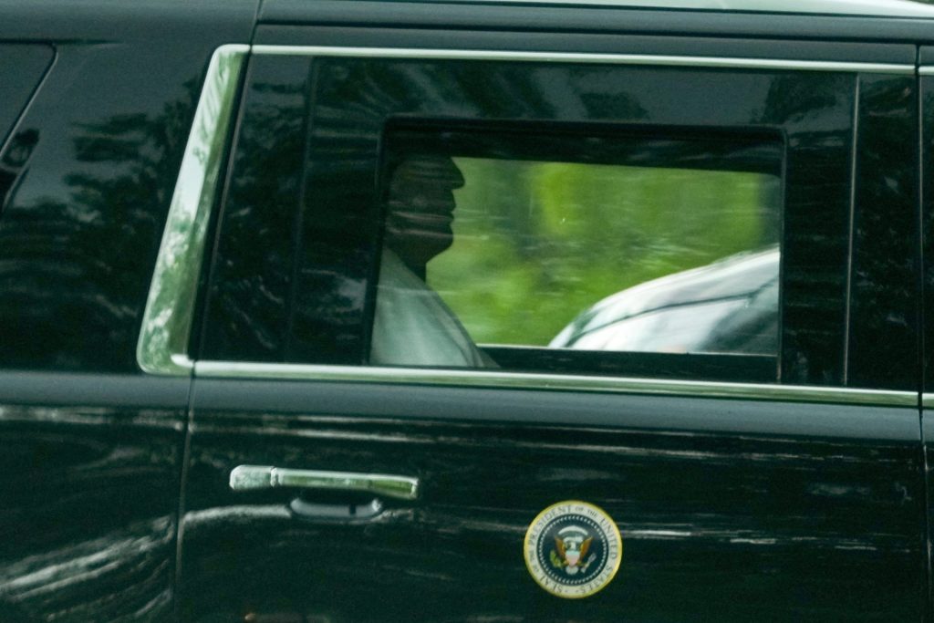 Наоружани мушкарац ухапшен у Трамповом голф клубу код Лос Анђелеса