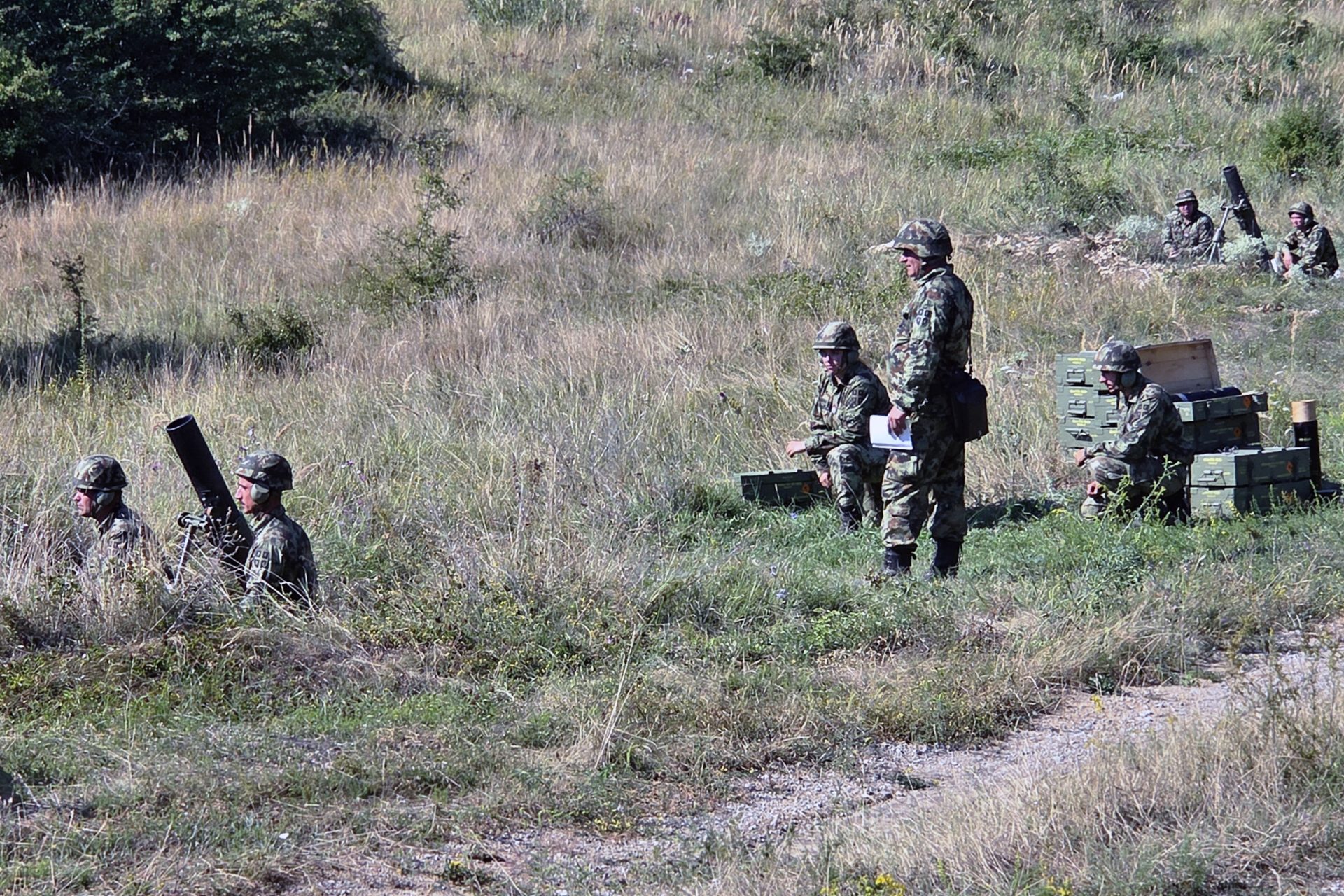 Теренска обука војника и будућих подофицира реализована на Пасуљанским ливадама