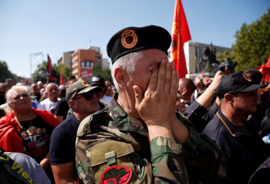 Присталица Хашима Тачија реагује у Приштини након изрицања пресуде у Хагу