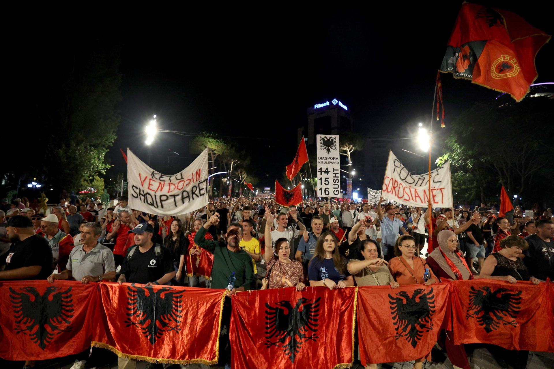 У Албанији настављени протести