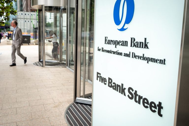 Одличне вести из ЕБРД: Подигнута прогноза економског раста Србије за 2026.