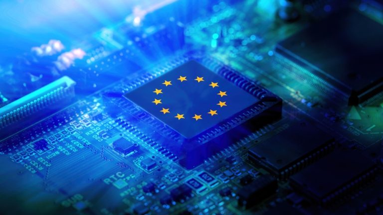 ЕУ мења приступ вештачкој интелигенцији: Важнија примена у привреди него трка за стварање модела