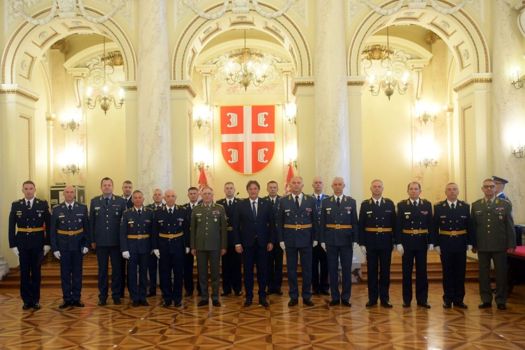 Гашић уручио указе о унапређењима официрима Војске Србије